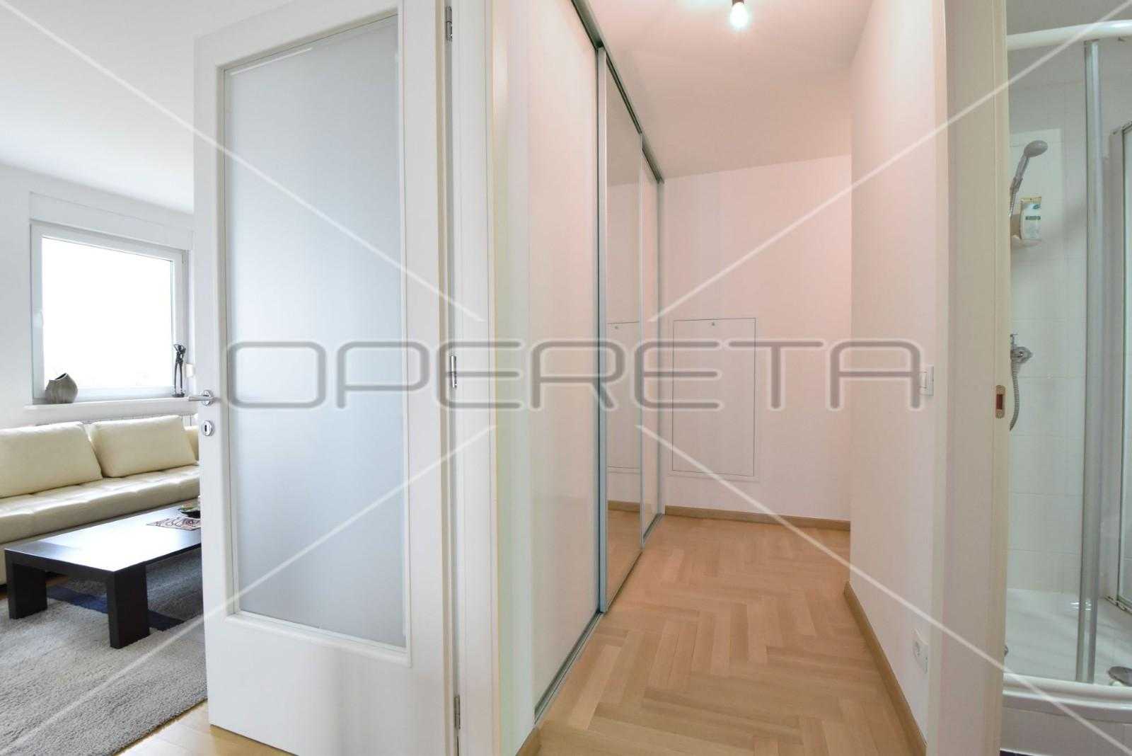 Condominium in Zagreb,  11534745
