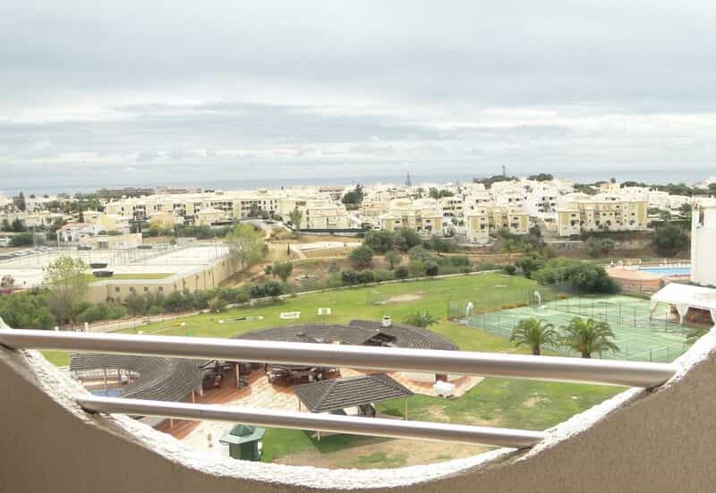 Condominium in Faro, Faro District 11535016