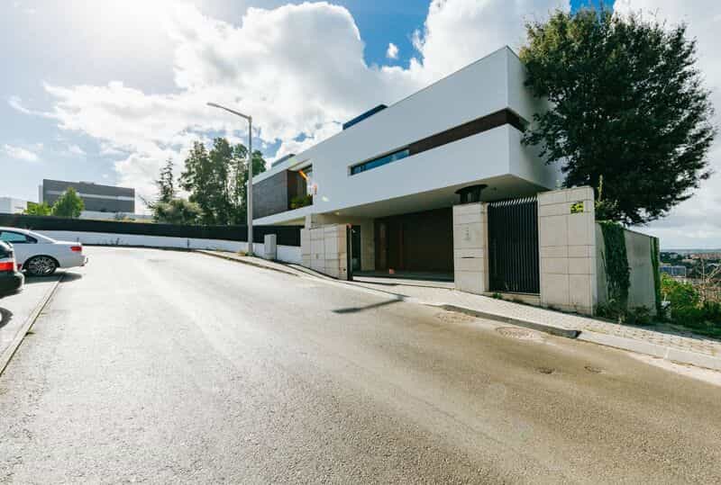 房子 在 Leiria, Leiria District 11535041