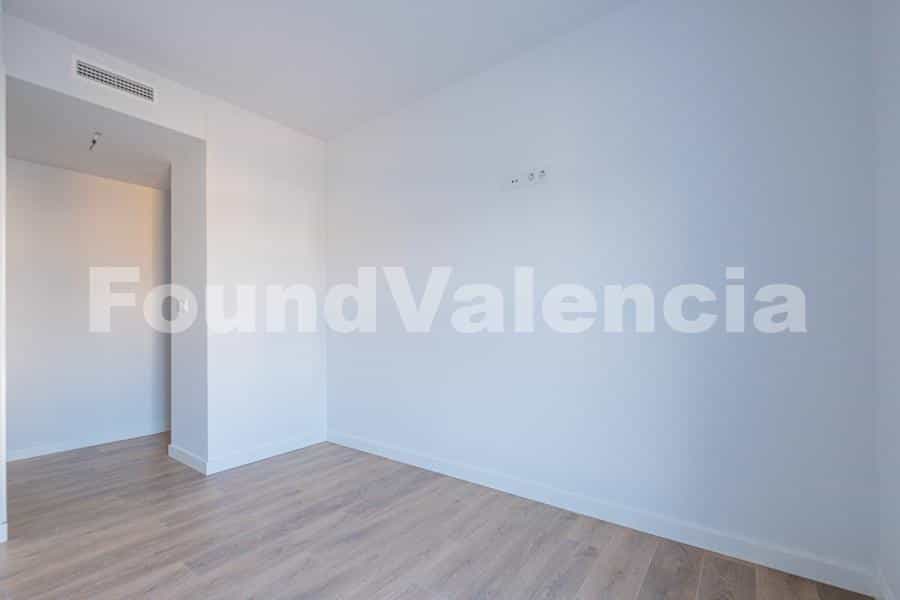 Condominium in Valencia, Valencia 11535510