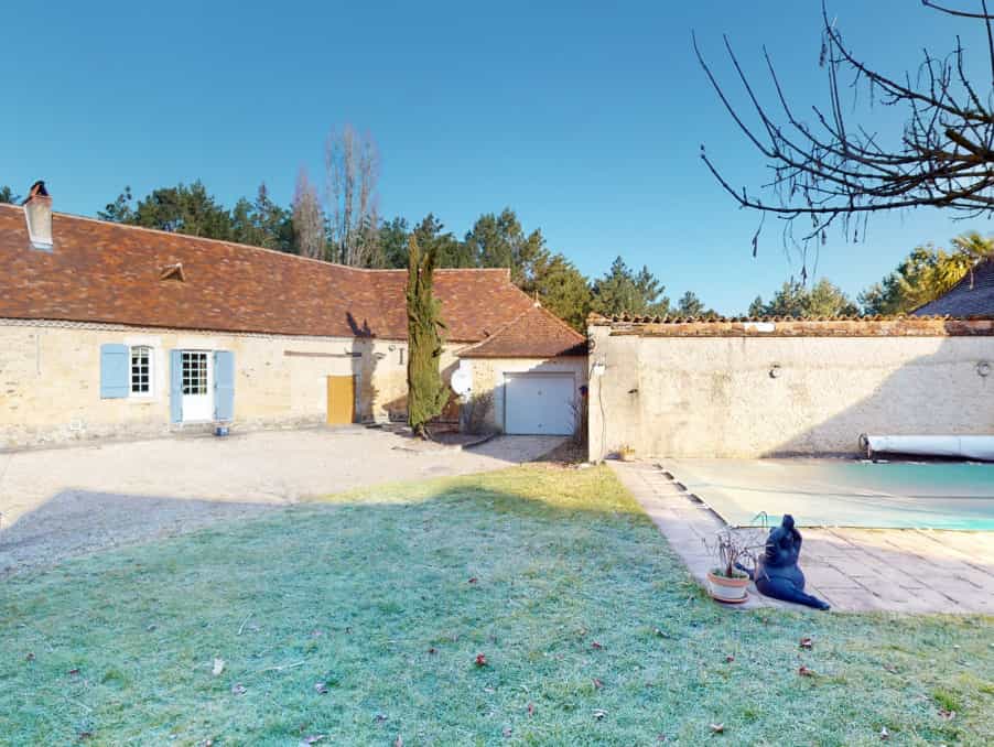 집 에 Queyssac, Nouvelle-Aquitaine 11536368