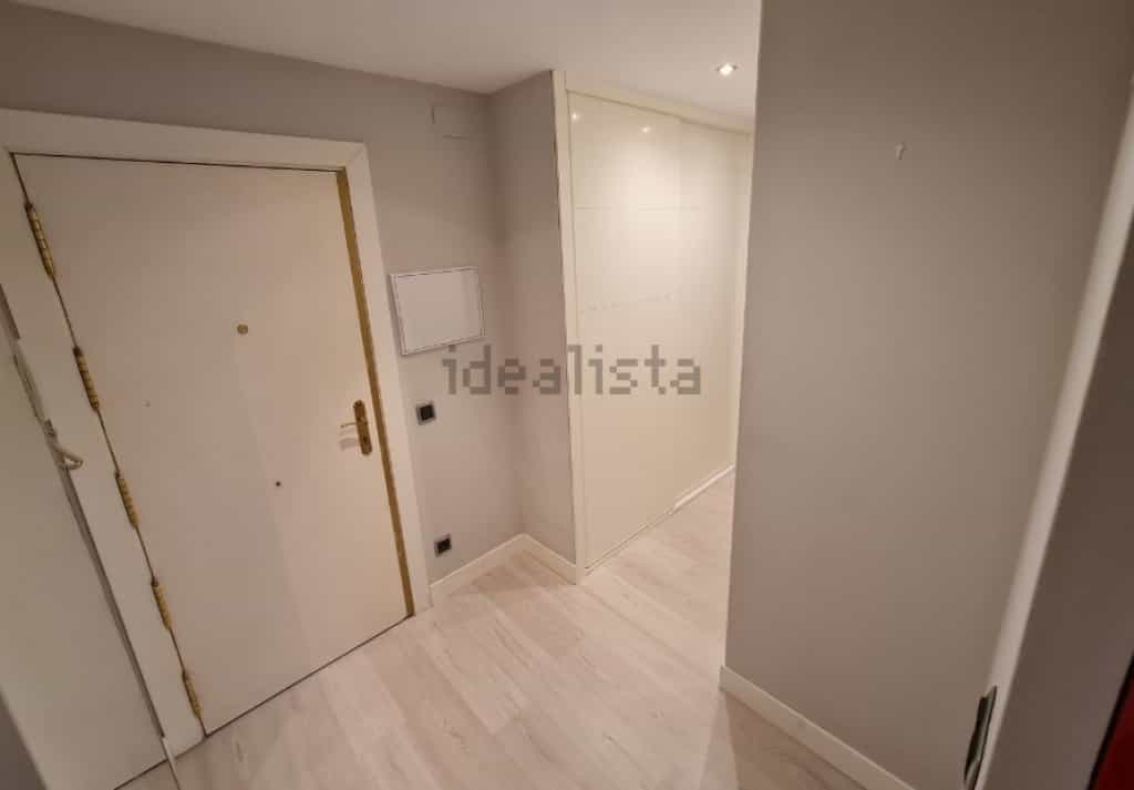 公寓 在 Madrid, Comunidad de Madrid 11536491