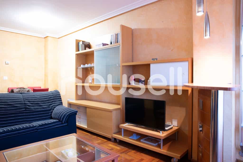 Condominium in Leon, Castille-Leon 11536536