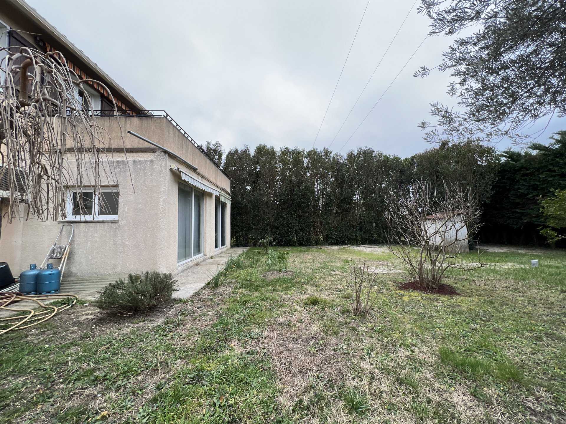 Rumah di Montélimar, Drôme 11536588
