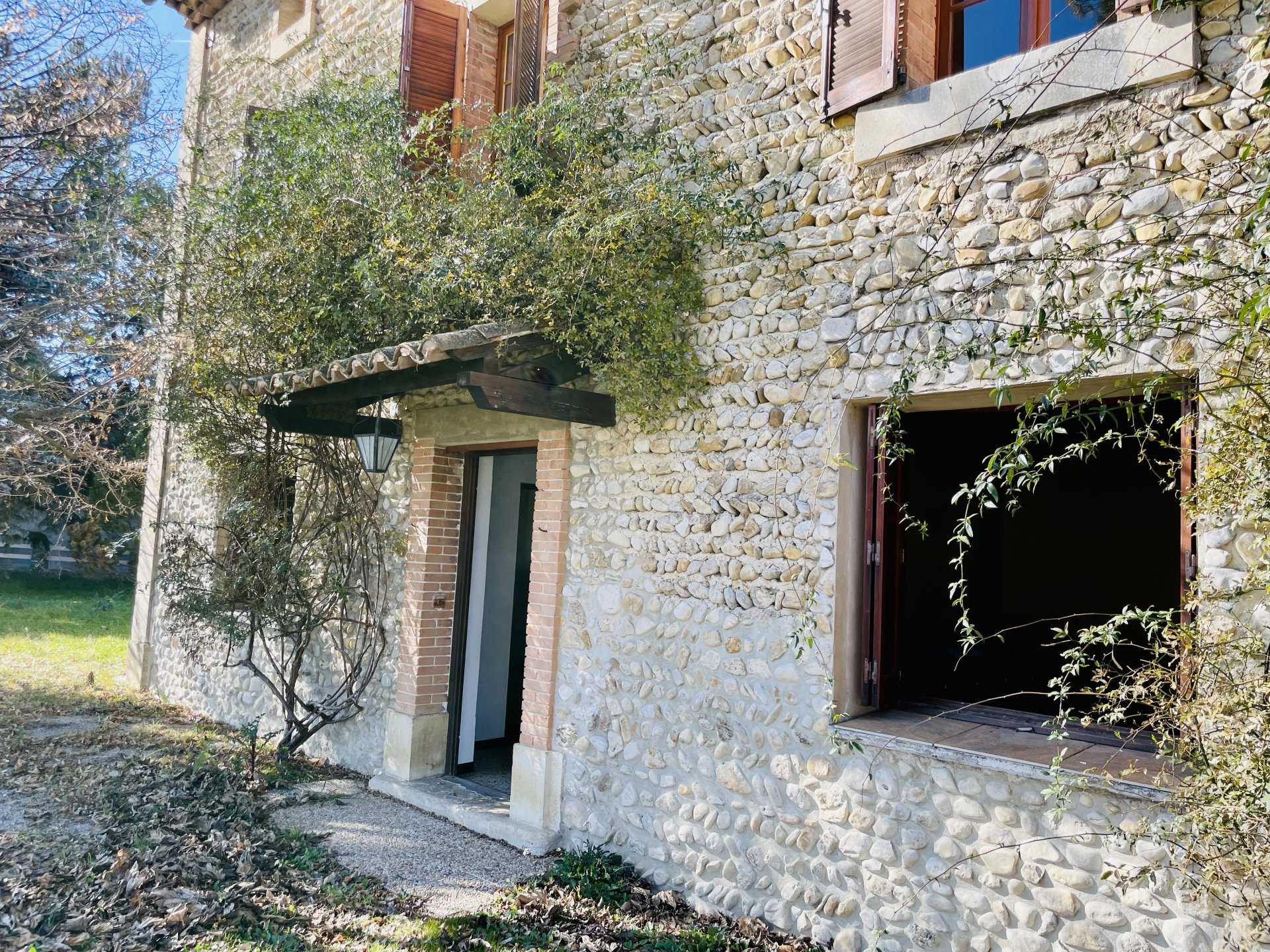 rumah dalam Vaison-la-Romaine, Provence-Alpes-Côte d'Azur 11536605