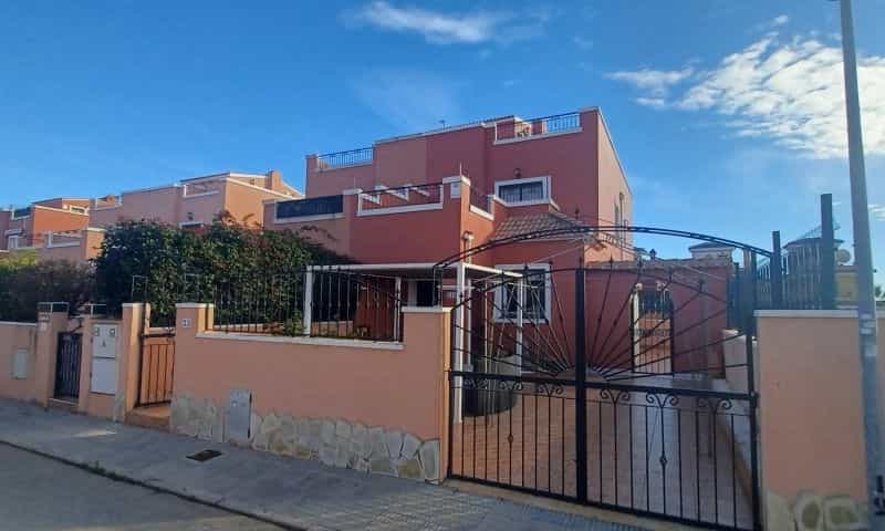 Condominium in Los Montesinos, Valencia 11537412