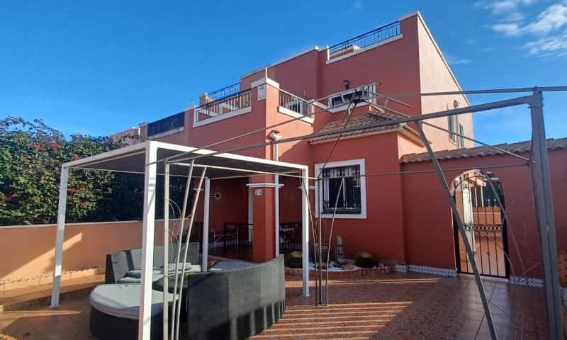 Condominium in Los Montesinos, Valencia 11537412