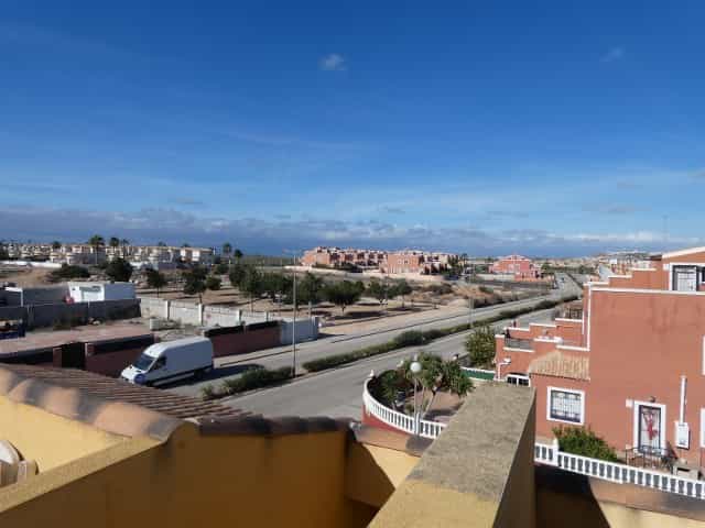 公寓 在 Los Montesinos, Valencian Community 11537515