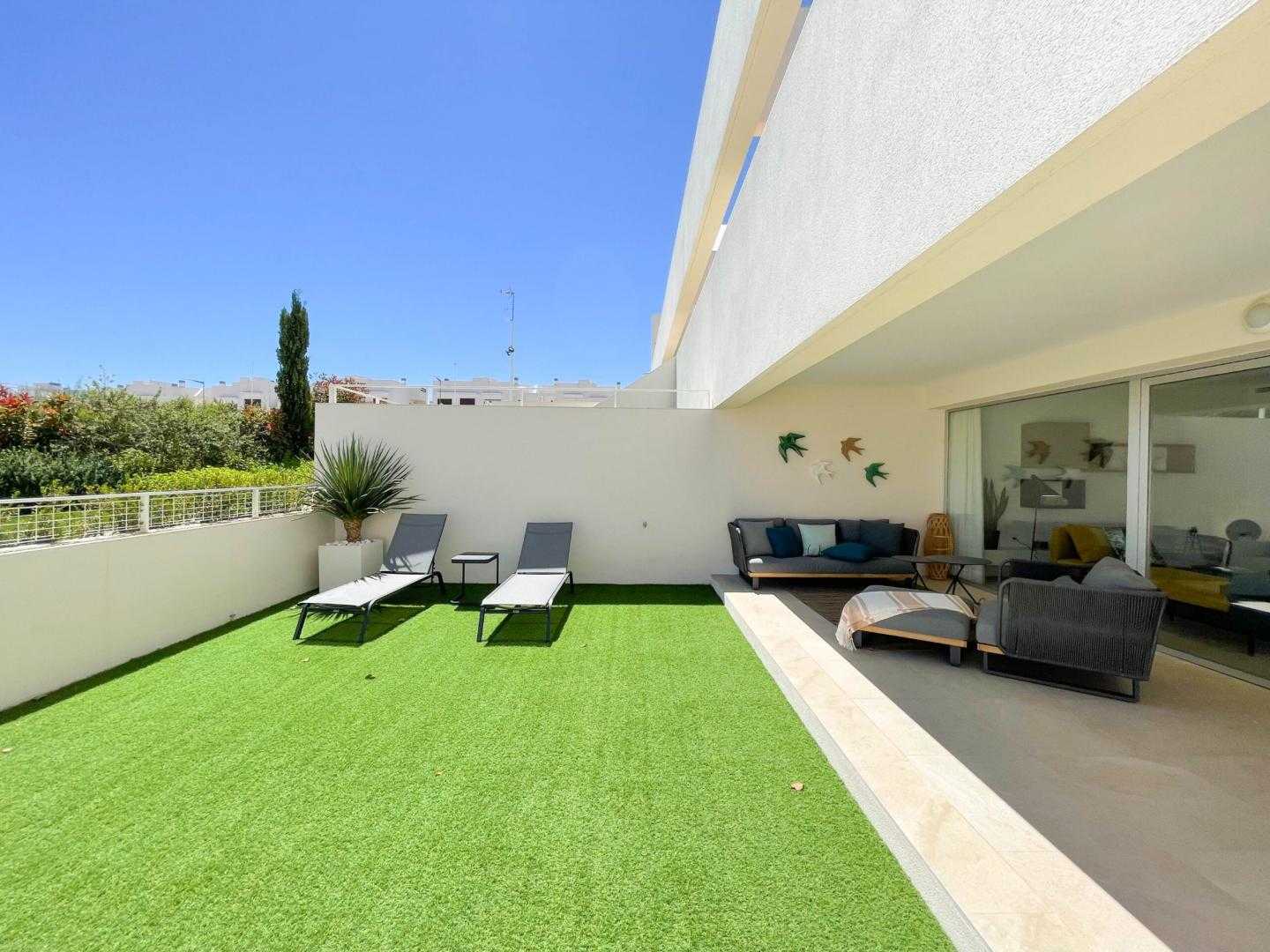 Condominium in Alicante, Valencia 11537619
