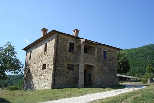 σπίτι σε Gualdo Cattaneo, Umbria 11537653