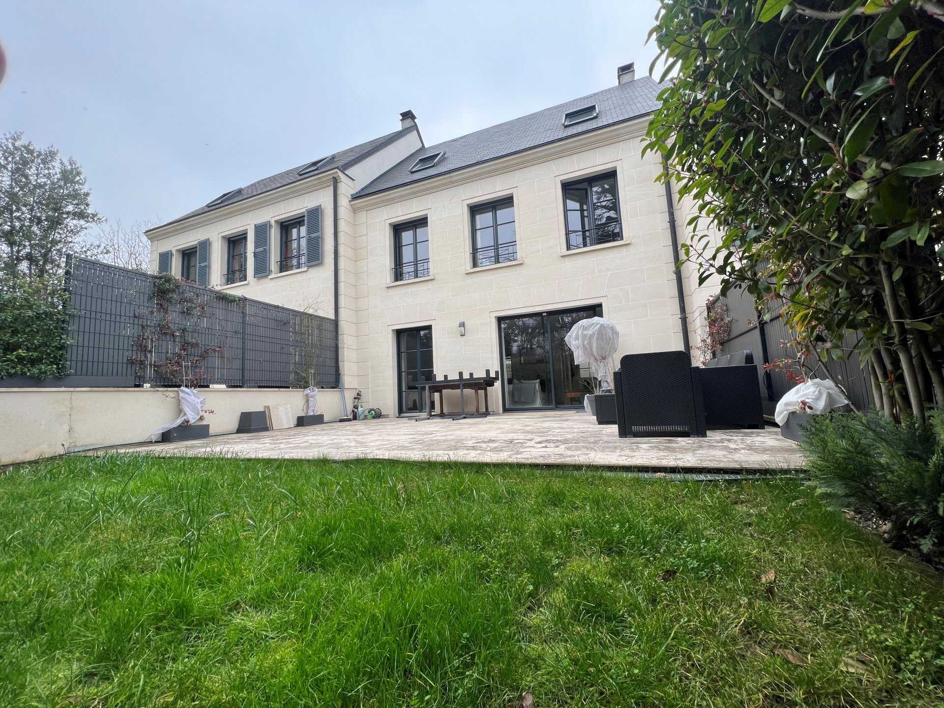 House in Clamart, Ile-de-France 11538510