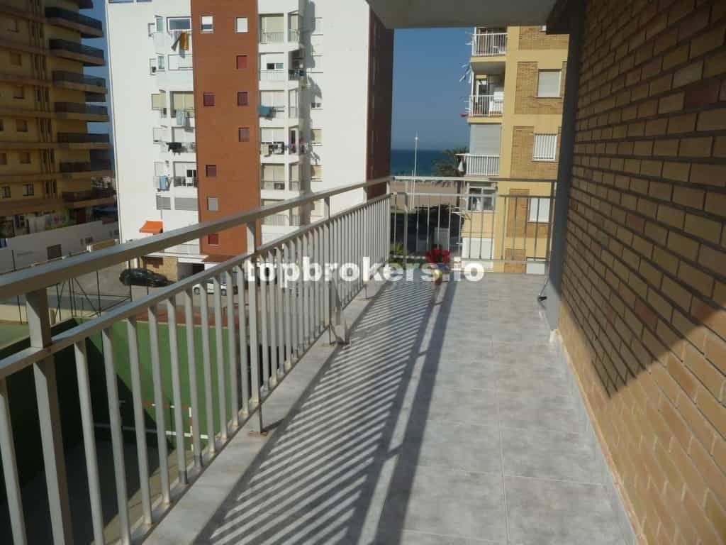 Condominium dans Grau i Platja, Comunidad Valenciana 11538653