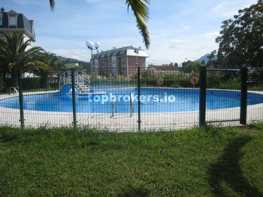 Condominium in Colindres, Cantabria 11538880