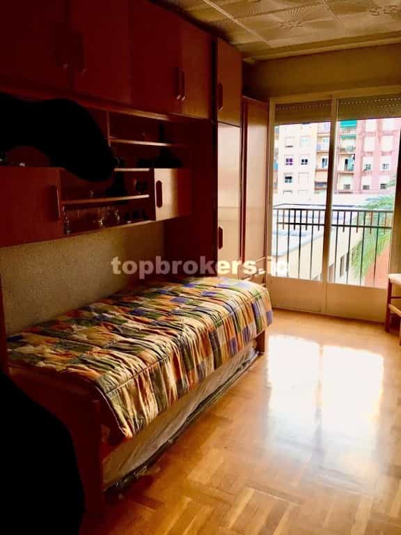 Condominium in Elx, Comunidad Valenciana 11538914