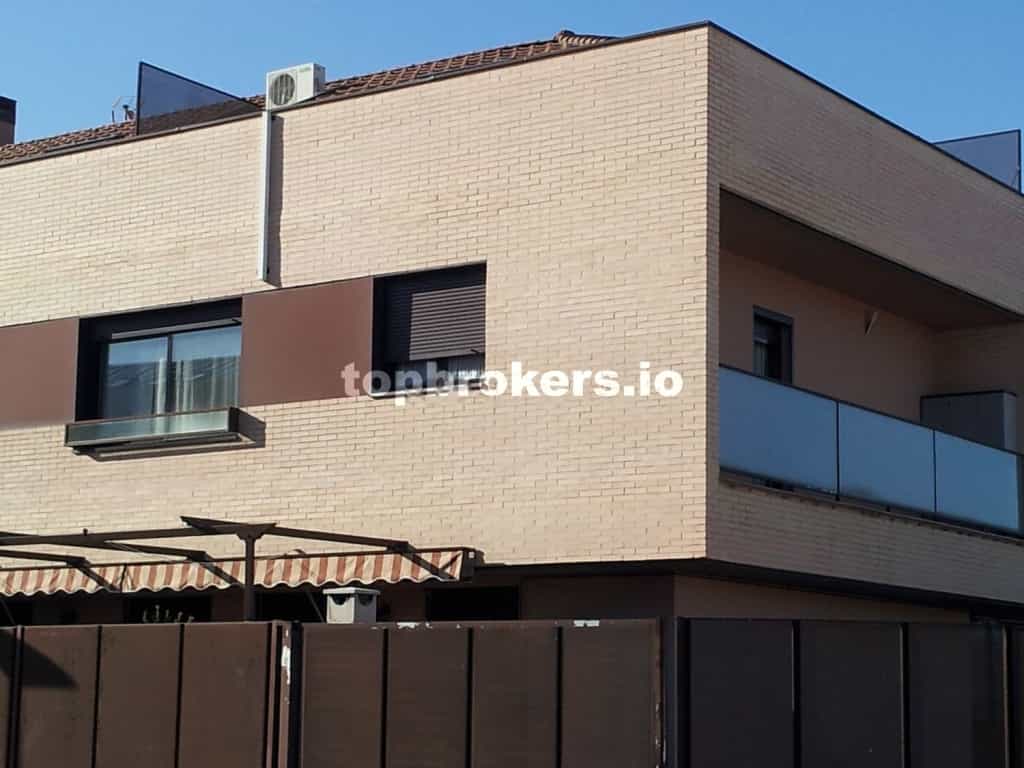 Condominium in Miguelturra, Castilla-La Mancha 11539062