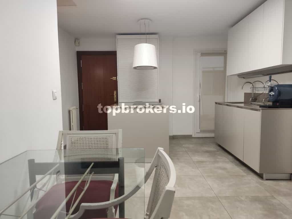 Condominium in Logrono, La Rioja 11539066