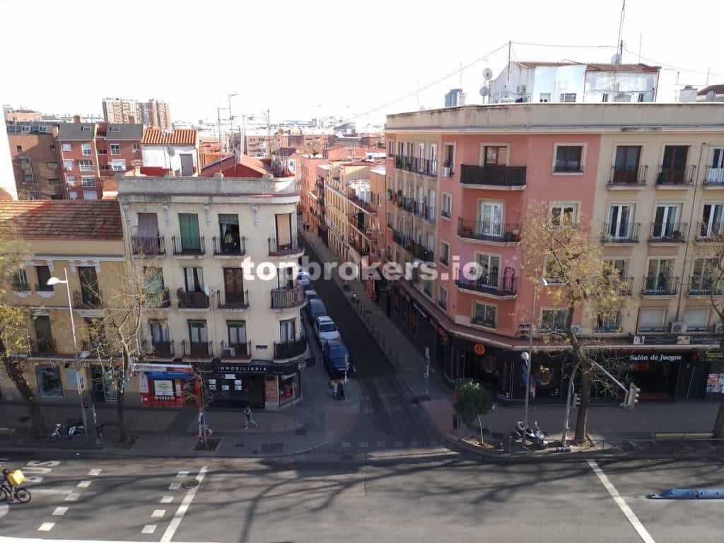 Condominium in Madrid, Comunidad de Madrid 11539072
