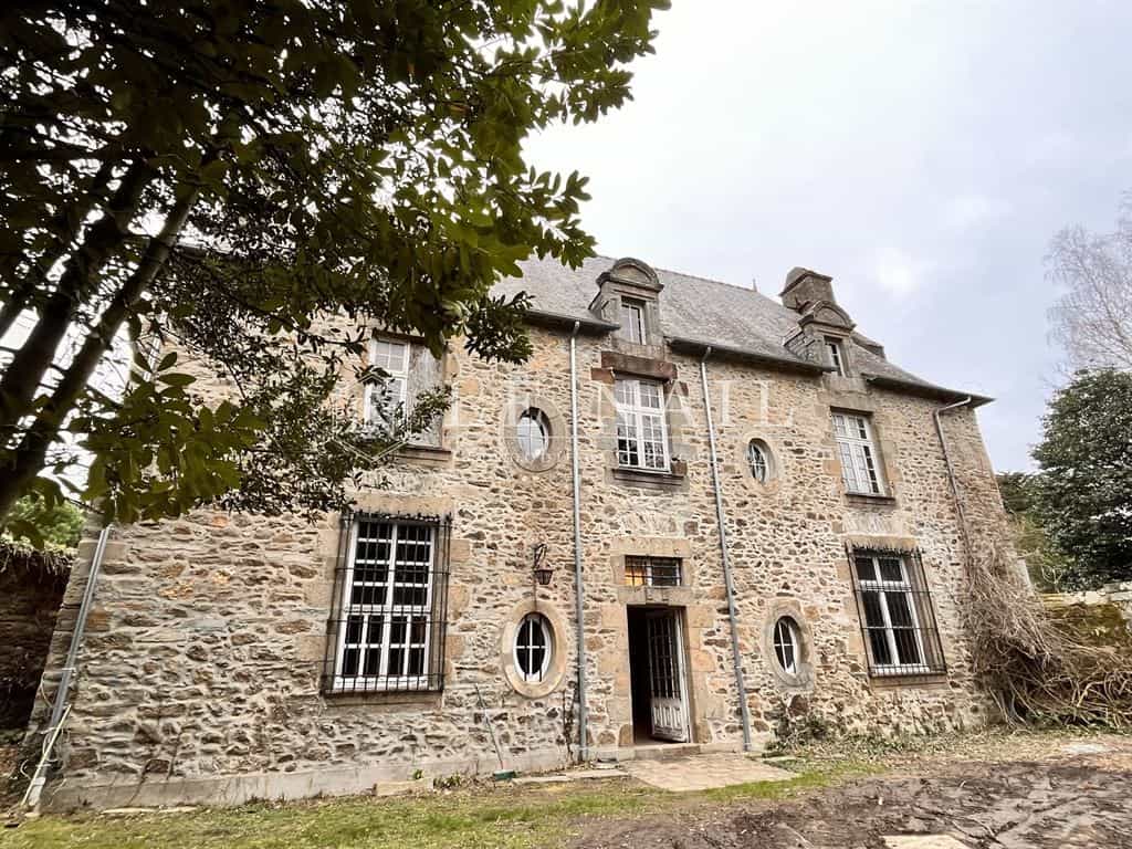 жилой дом в Dinard, Brittany 11540159