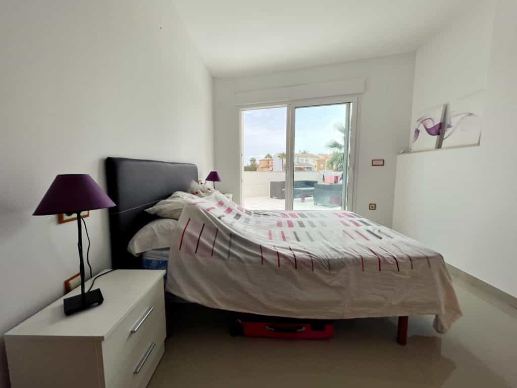 Condominium in Oliva, Comunidad Valenciana 11540644