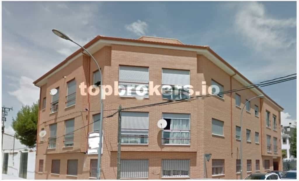 Condominium in Tarancon, Castilië-La Mancha 11540688