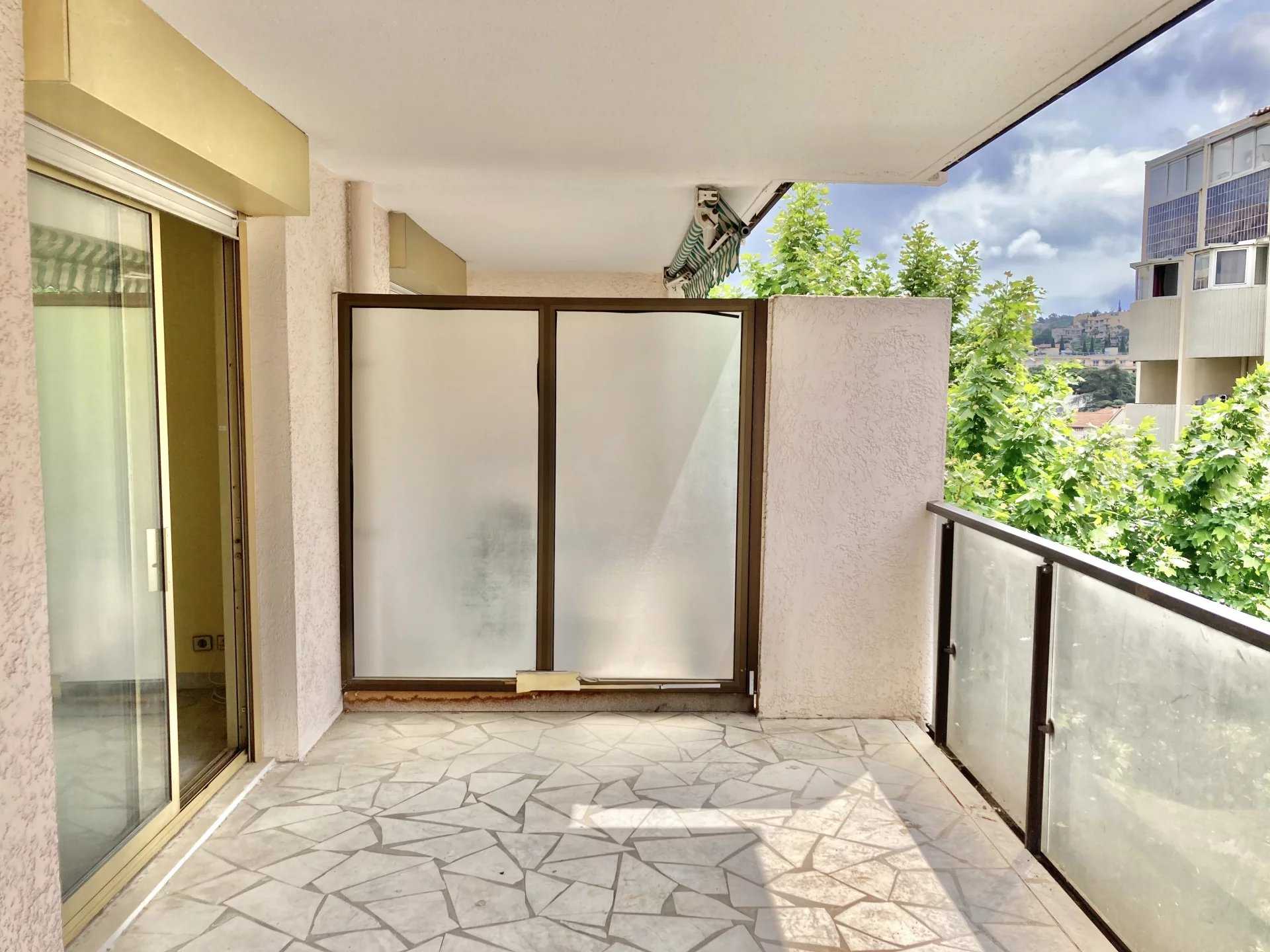 Eigentumswohnung im Saint-Raphael, Provence-Alpes-Côte d'Azur 11540735