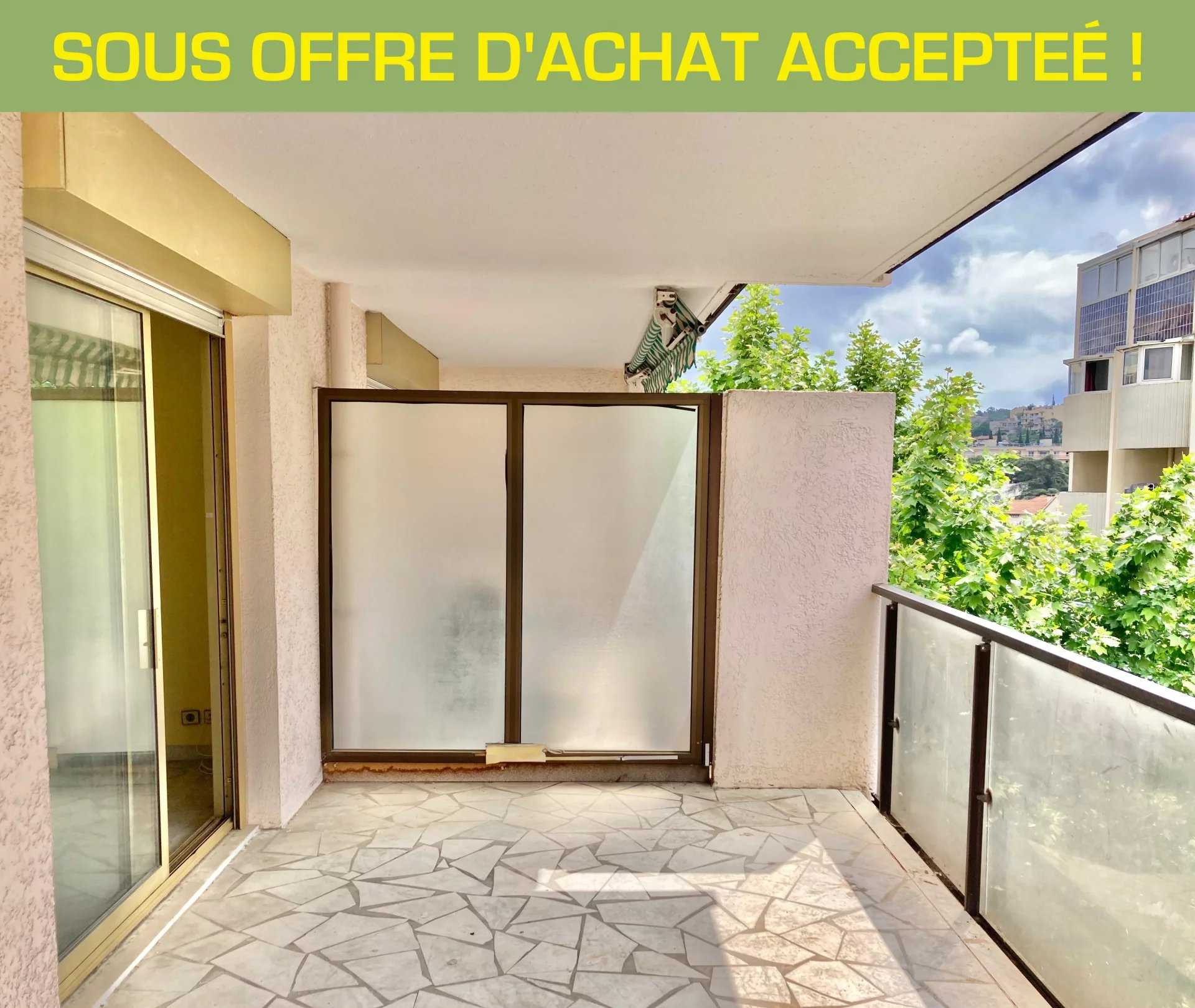 Condominium in Saint-Raphael, Provence-Alpes-Cote d'Azur 11540735