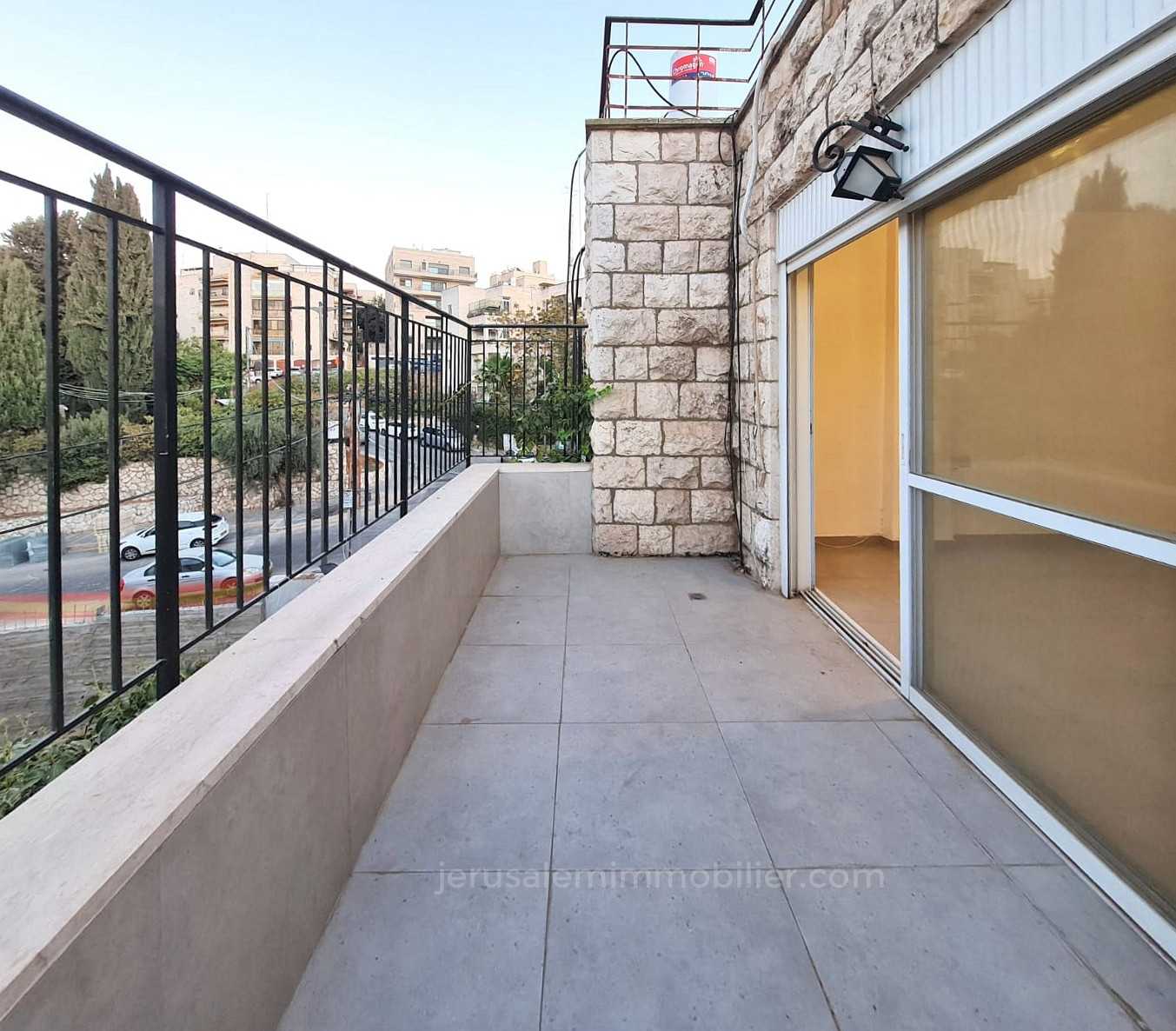 Condominium in Jerusalem, Jerusalem District 11540840