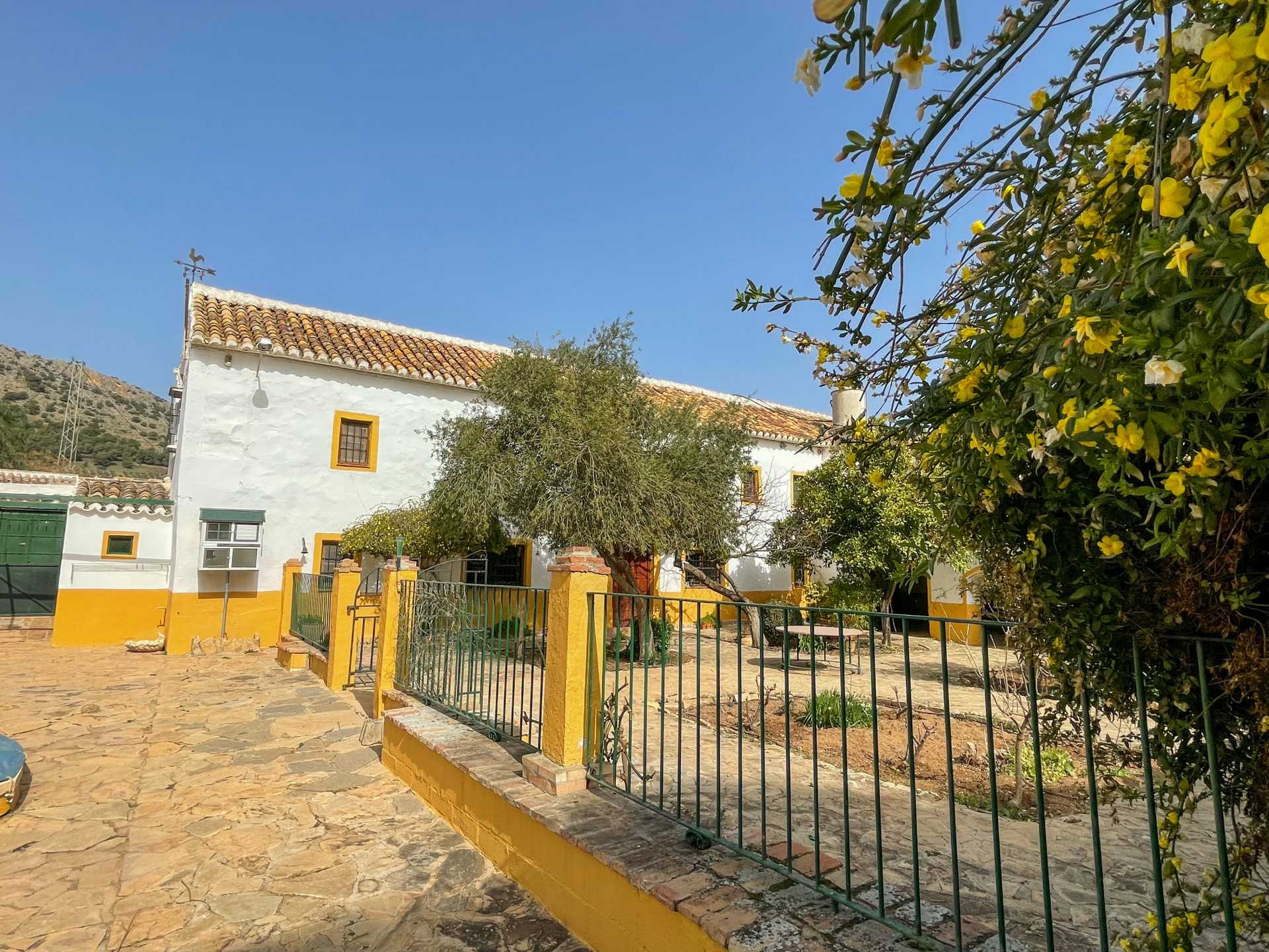 房子 在 Humilladero, Andalusia 11541046