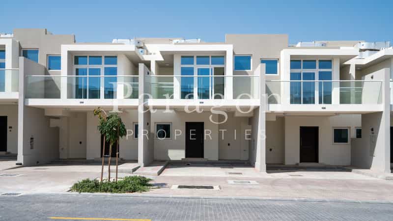 House in , Dubai 11541477