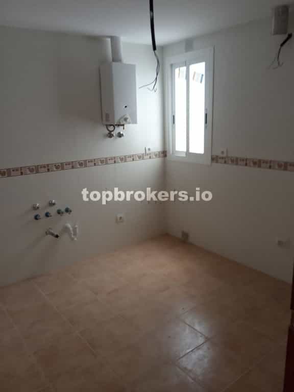Condominium in Mancha Real, Andalusia 11541822