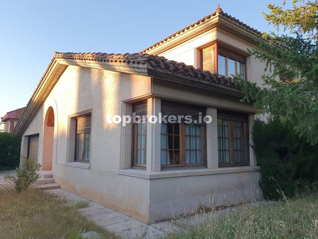 Будинок в Soria, Castille-Leon 11541836