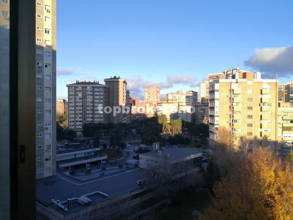 Condominium in Madrid, Comunidad de Madrid 11541849