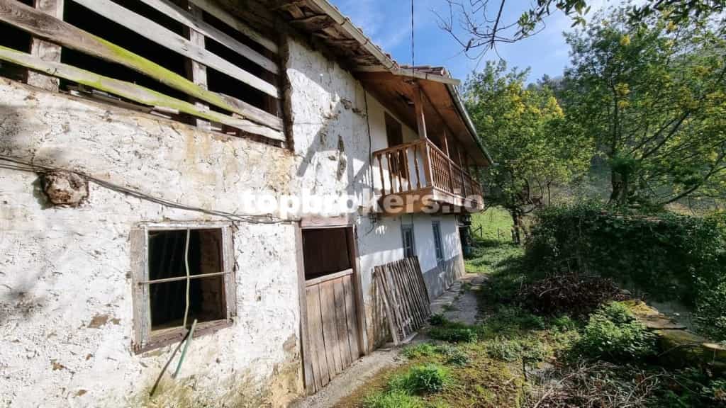 Hus i , Principado de Asturias 11542003