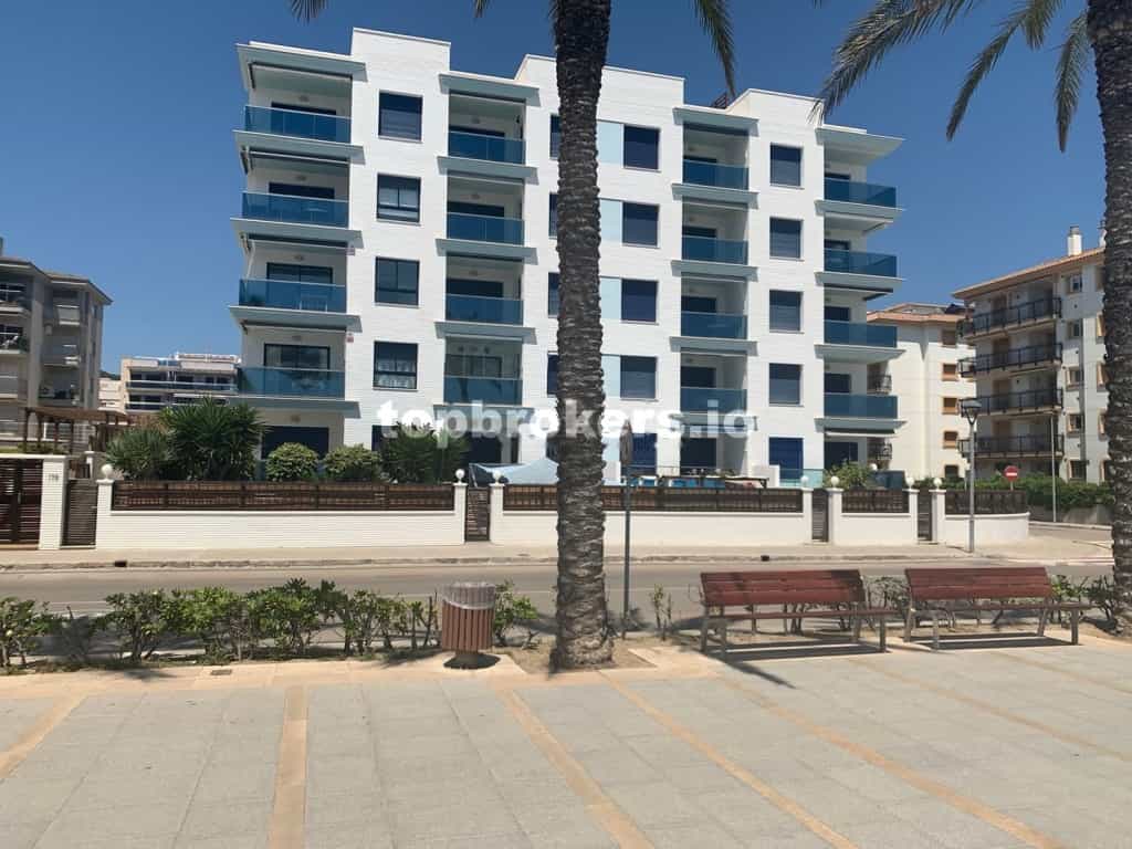 Condominium in La Playa, Catalonia 11542248