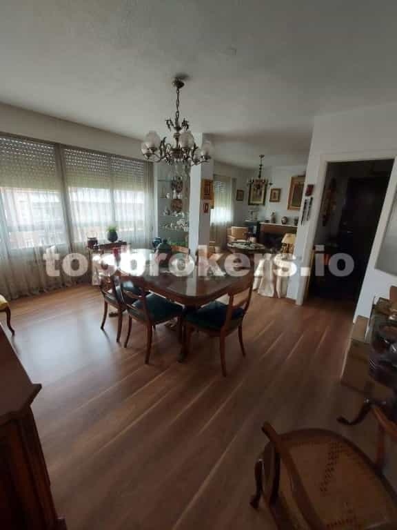 Condominium in Madrid, Comunidad de Madrid 11542345