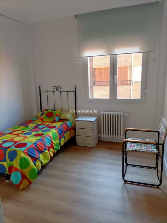 Condominium in Almansa, Castilla-La Mancha 11542474