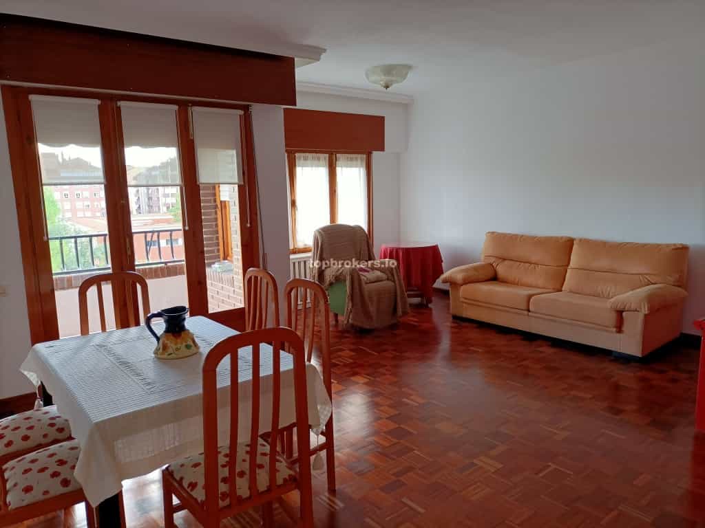 Condominium in Almansa, Castilië-La Mancha 11542474