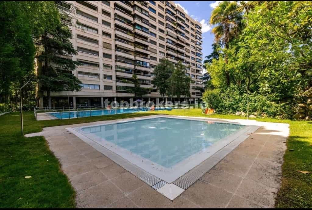 Condominium in Fuencarral, Madrid 11542540