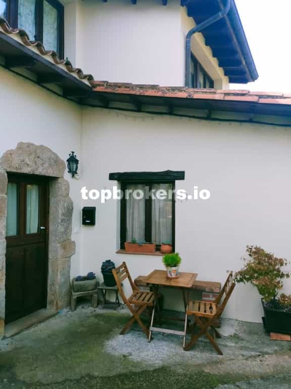 rumah dalam , Principado de Asturias 11542718
