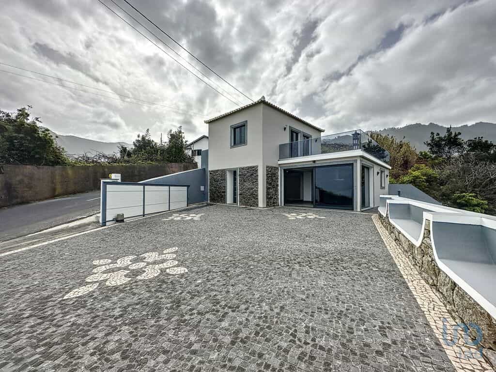 Rumah di Machico, Madeira 11543693