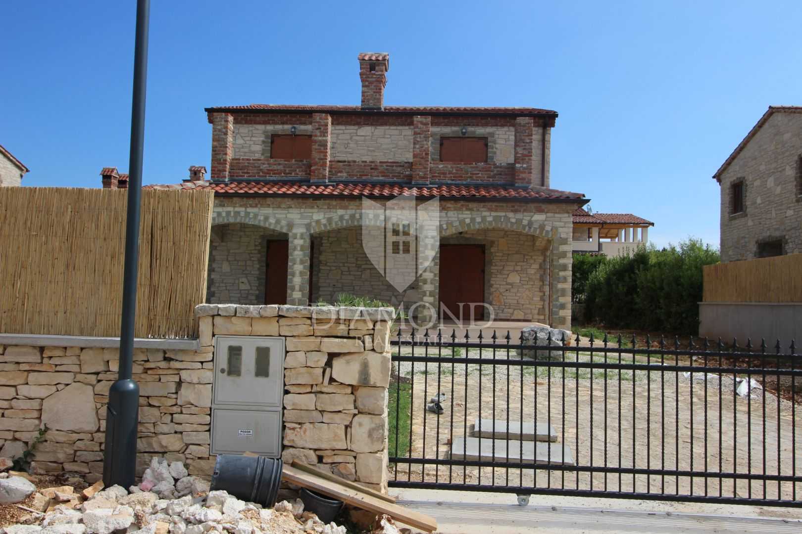 Talo sisään Svetvinčenat, Istria County 11544195