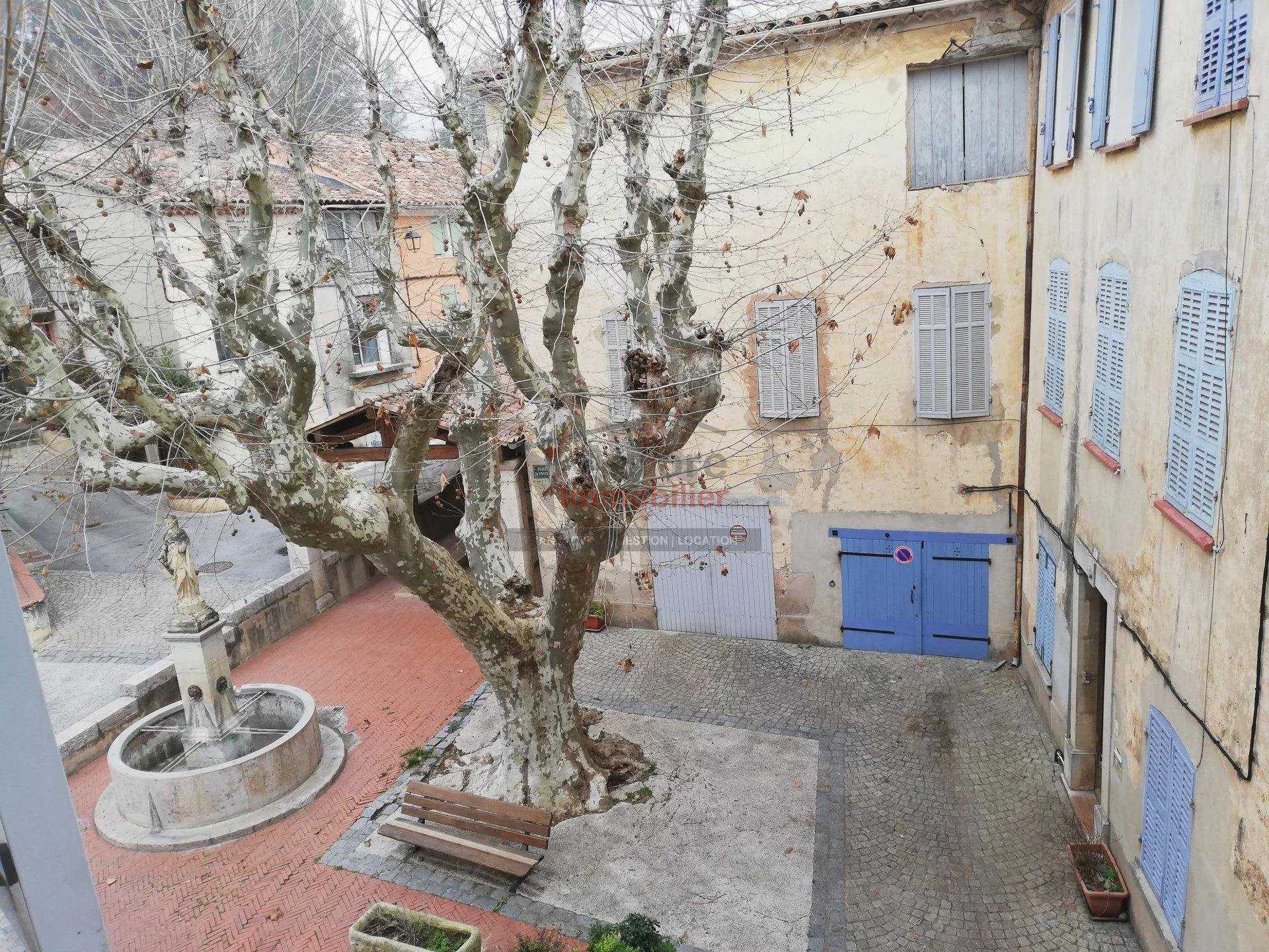 Eigentumswohnung im Brignoles, Provence-Alpes-Côte d'Azur 11544219