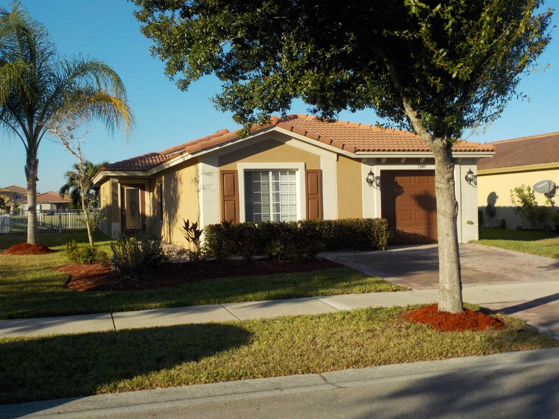 Будинок в Порт-Сент-Люсі, Флорида 11545010