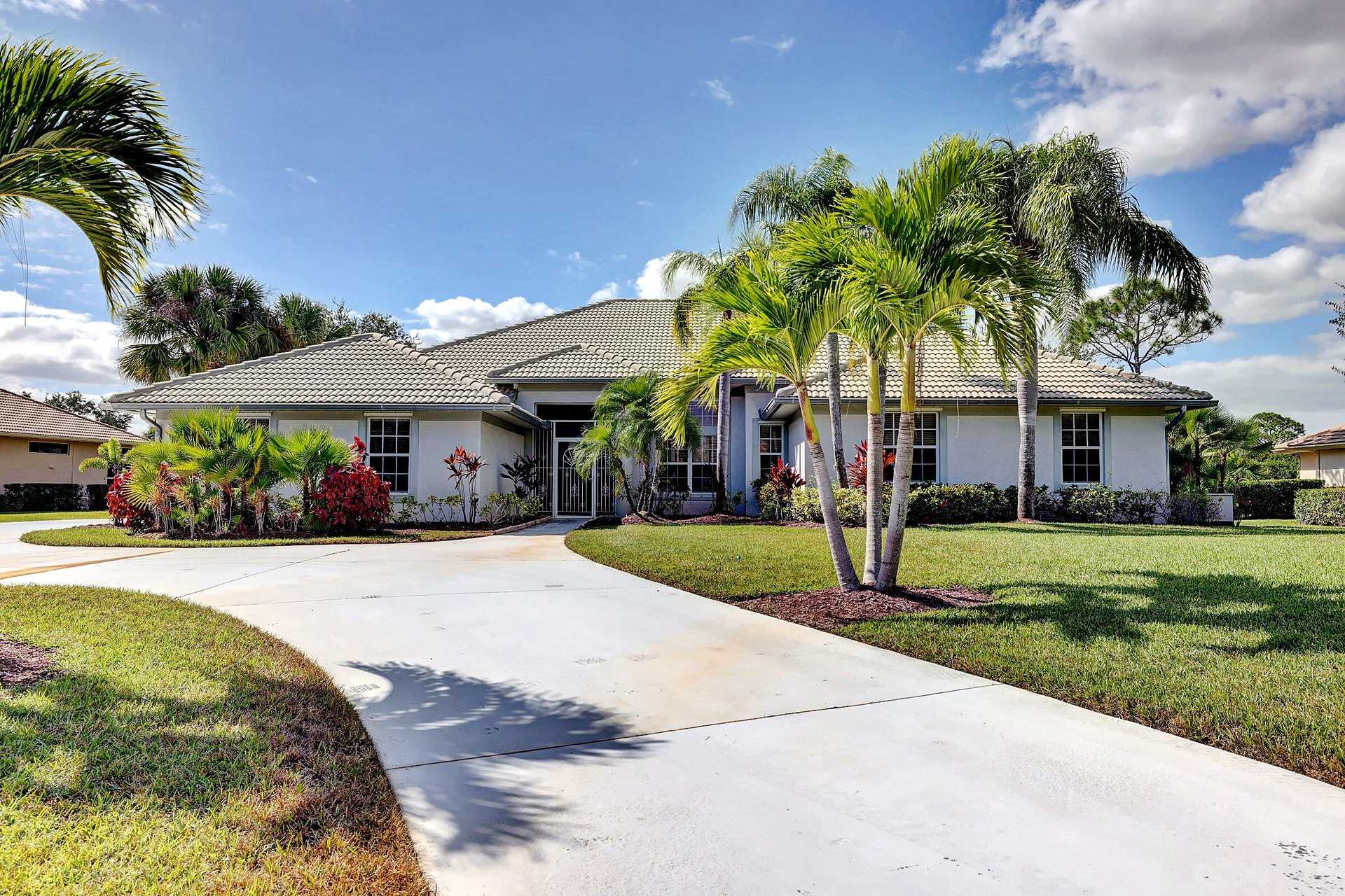 House in Carlton, Florida 11545043
