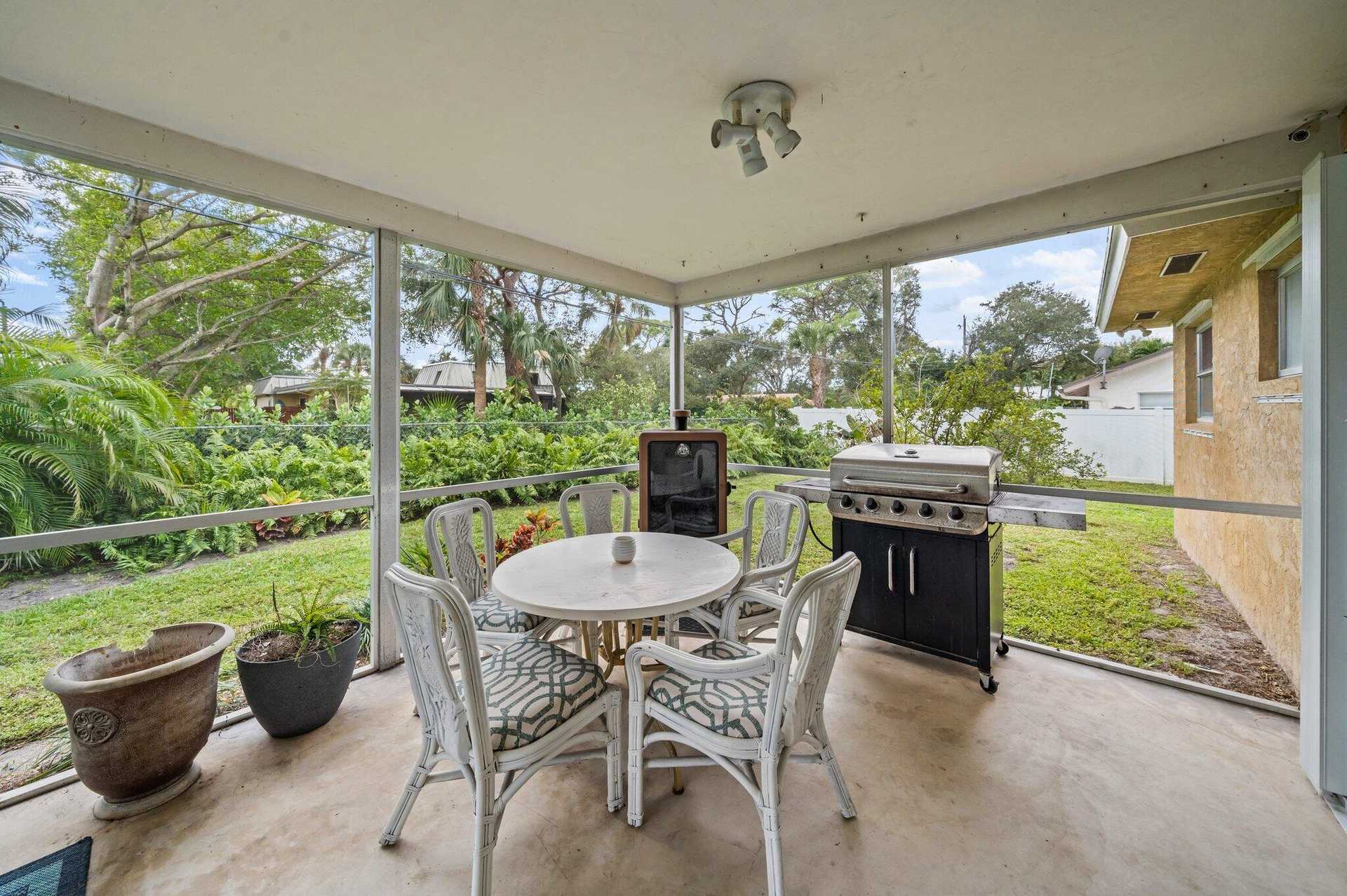 House in Palm Beach Gardens, Florida 11545056