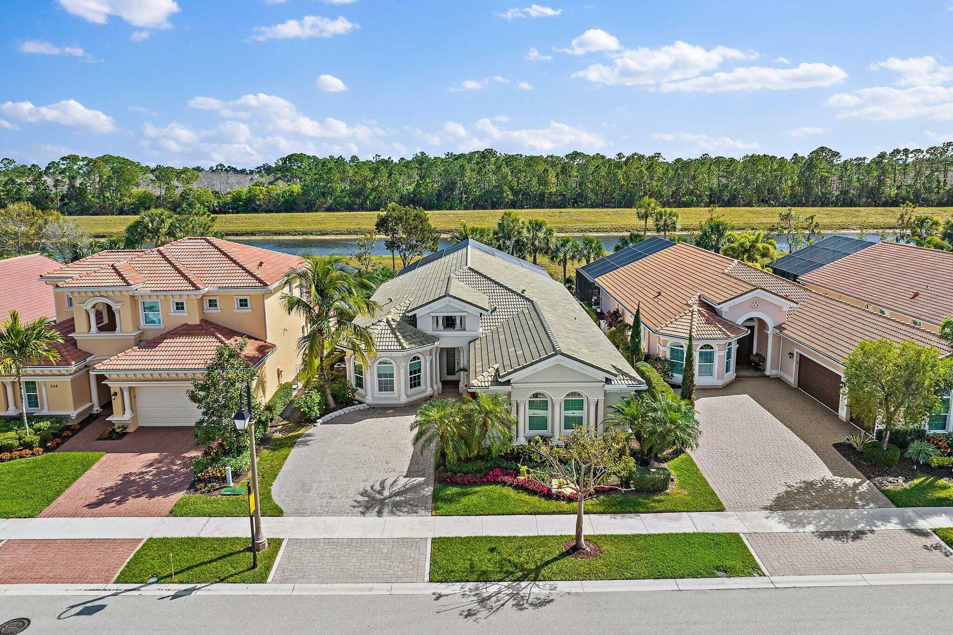 House in West Jupiter, Florida 11545065
