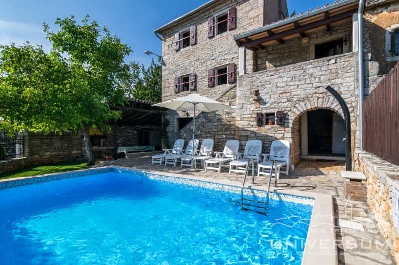 집 에 Oprtalj, Istria County 11545075