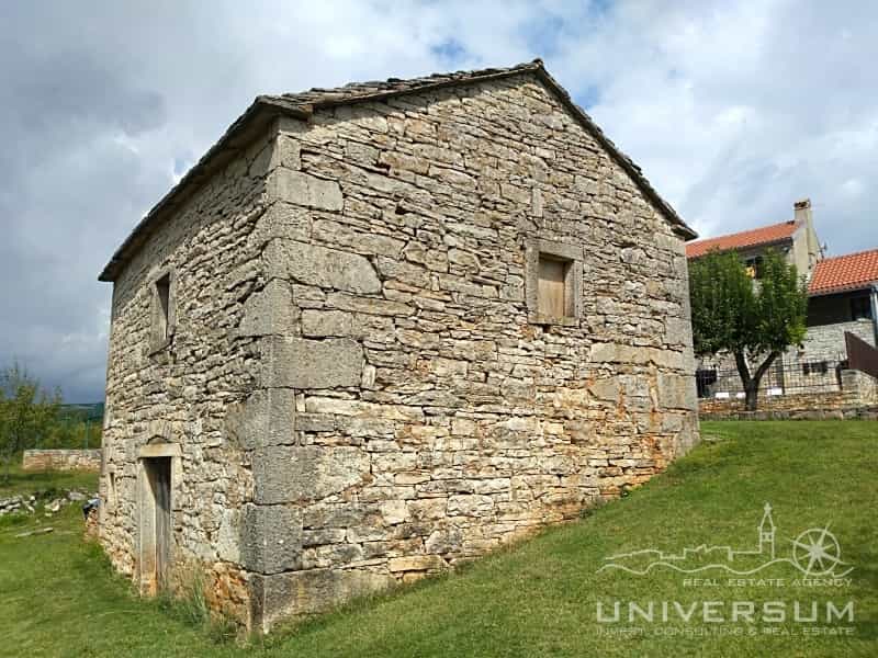 집 에 Oprtalj, Istria County 11545075