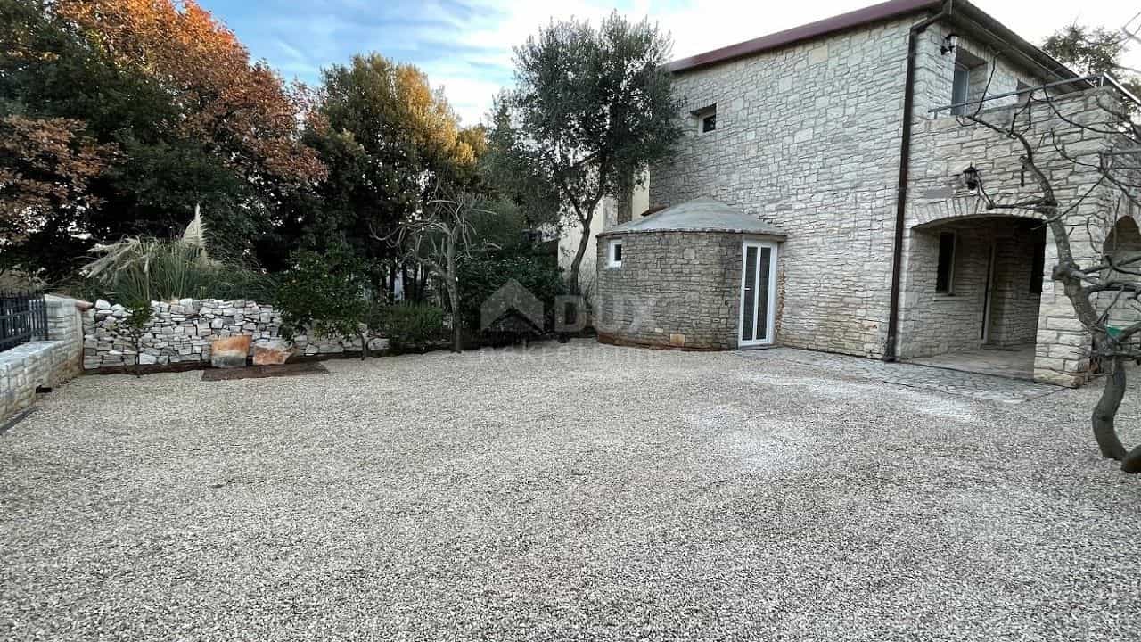rumah dalam Kavran, Istarska županija 11545413