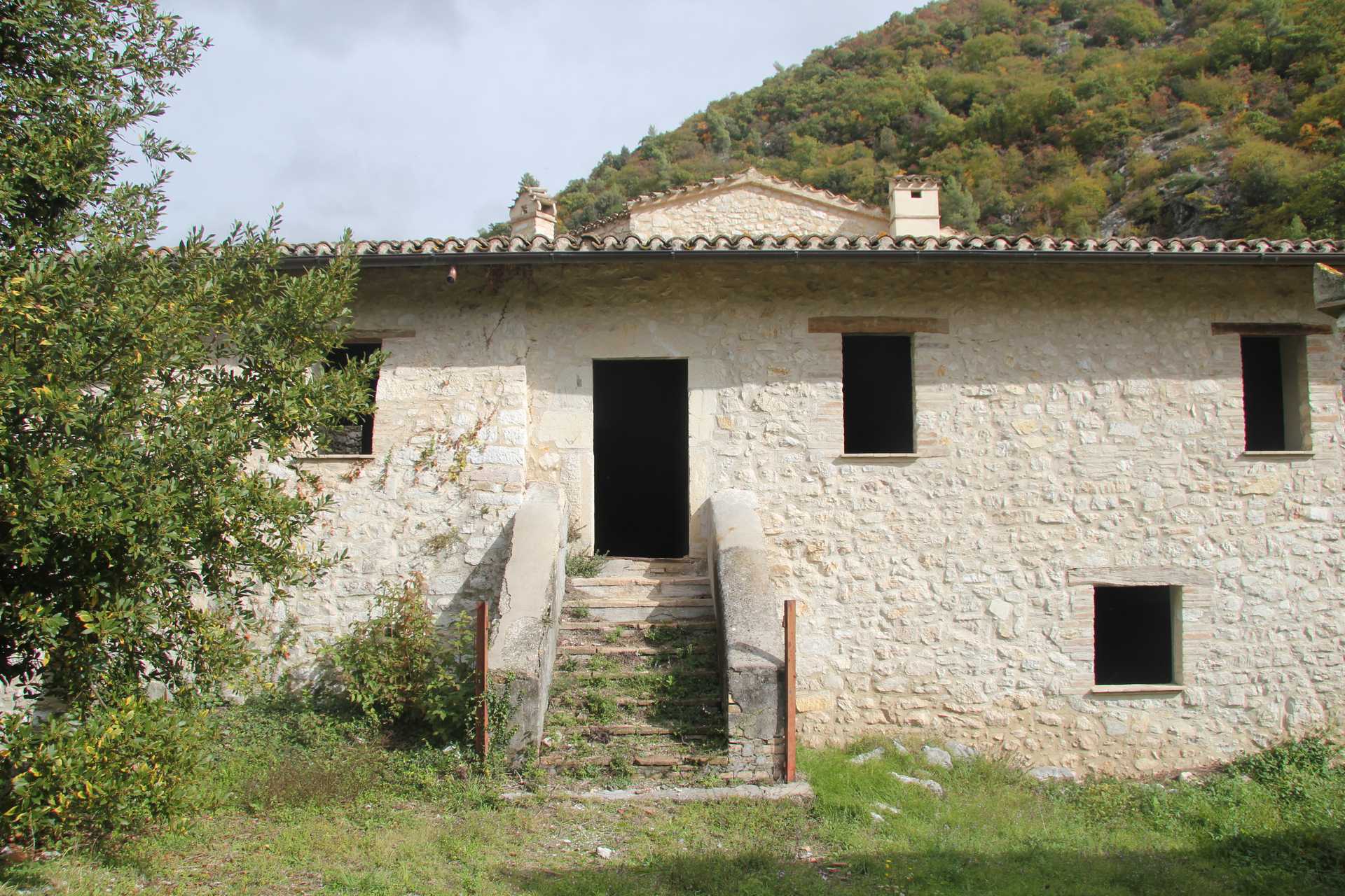 Будинок в Campello sul Clitunno, Umbria 11546925